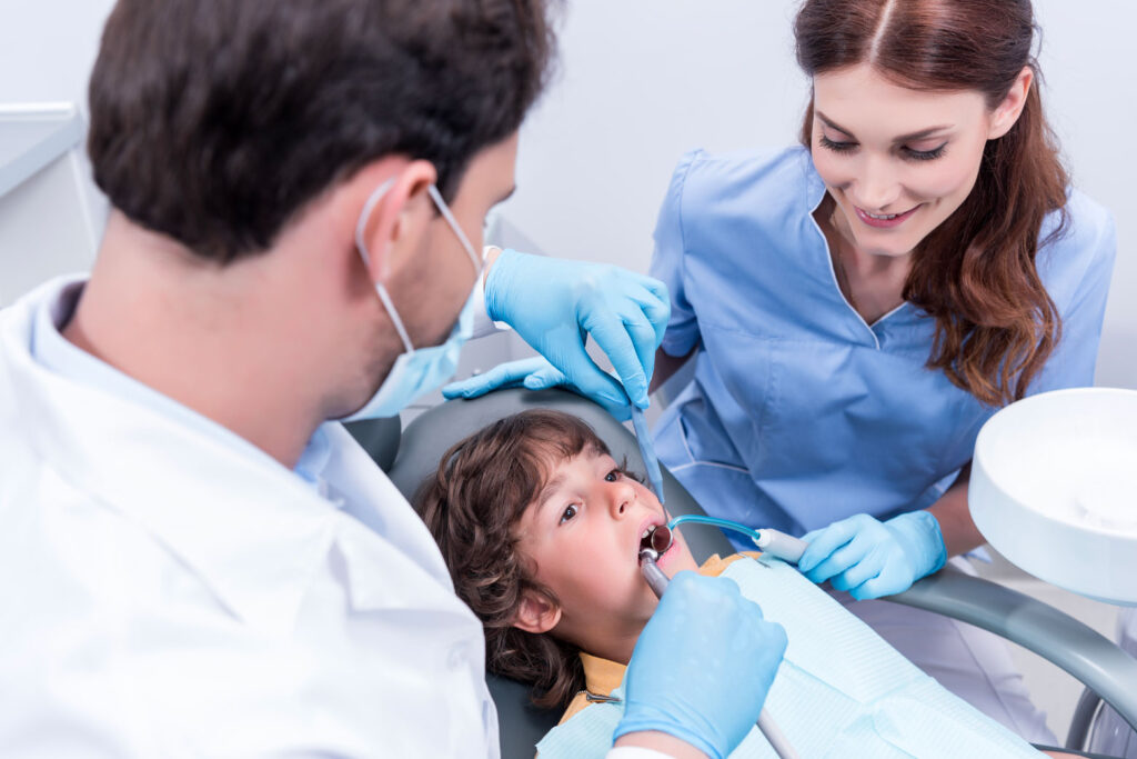 Storie di successo: come i bambini hanno superato la paura del dentista e si sono divertiti a prendersi cura dei loro denti