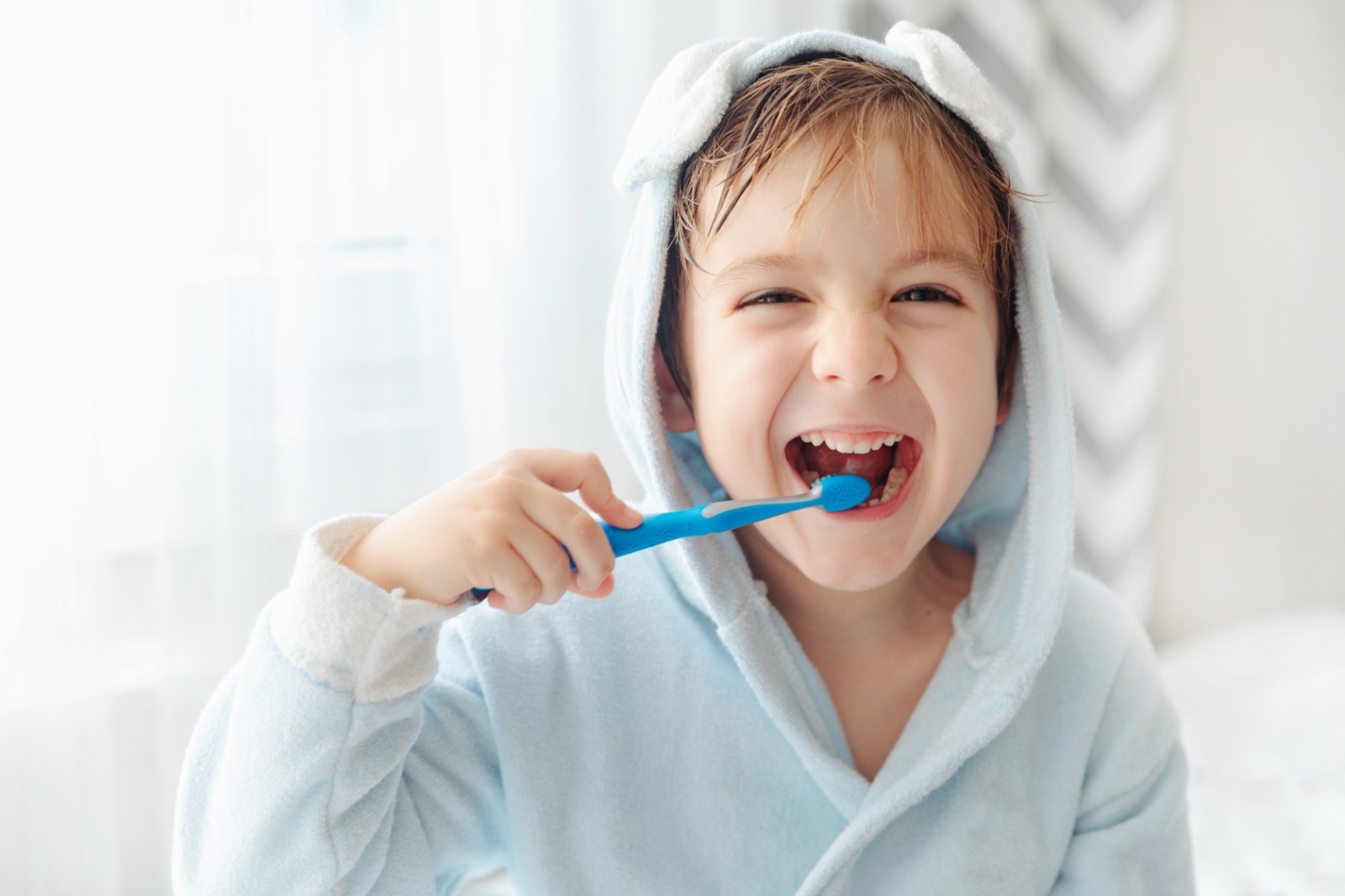 Al momento stai visualizzando Come incoraggiare i bambini a mantenere una buona igiene orale a casa?